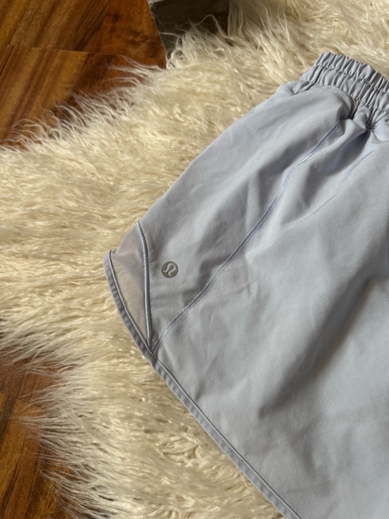 Lululemon Hotty Hot Shorts Baby Blue Size 6 4” - Picture 6 of 6